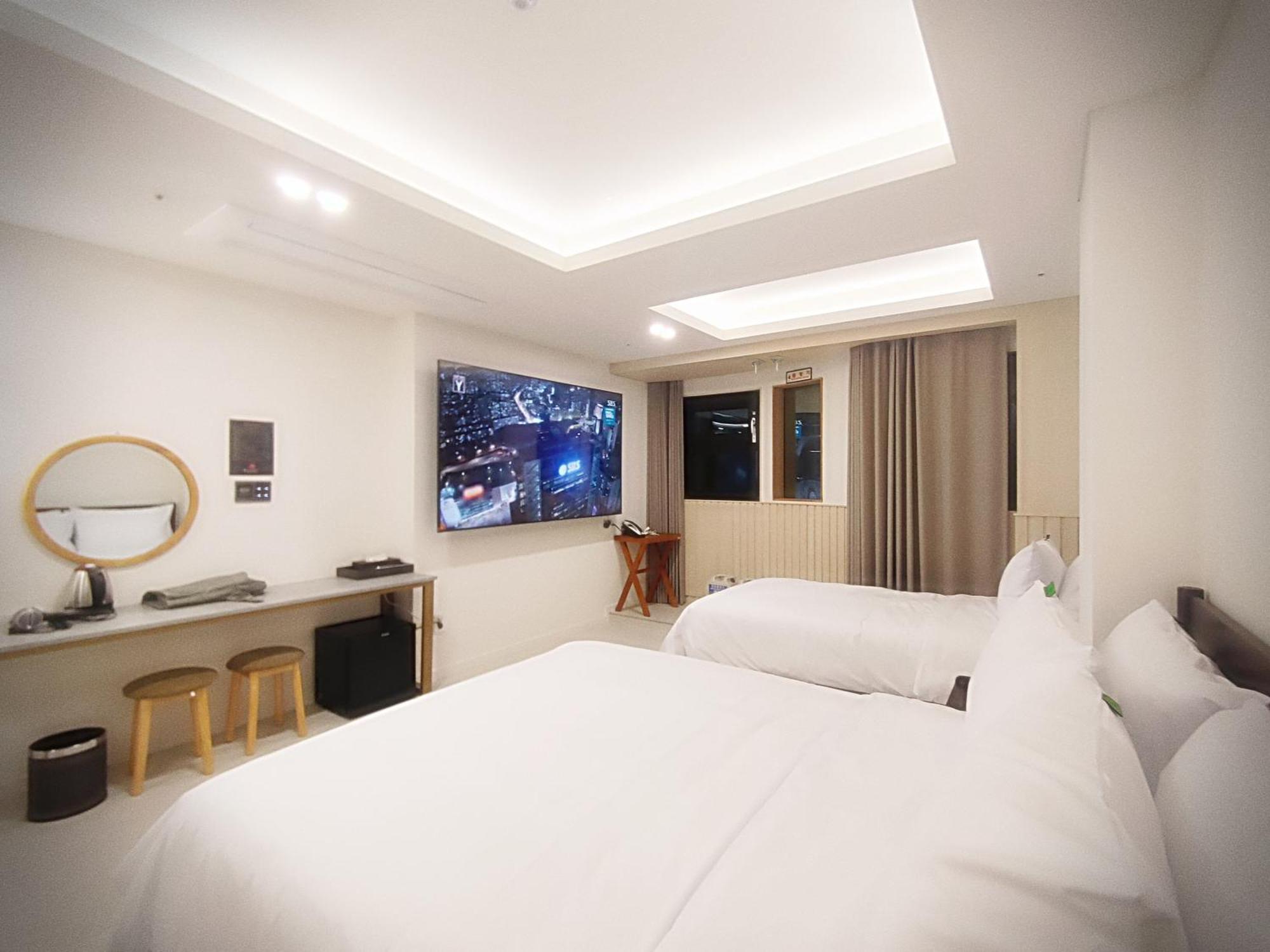 Bluebird Hotel Incheon Extérieur photo