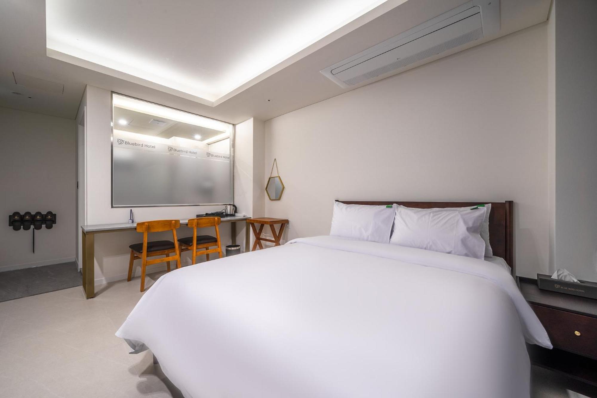 Bluebird Hotel Incheon Extérieur photo